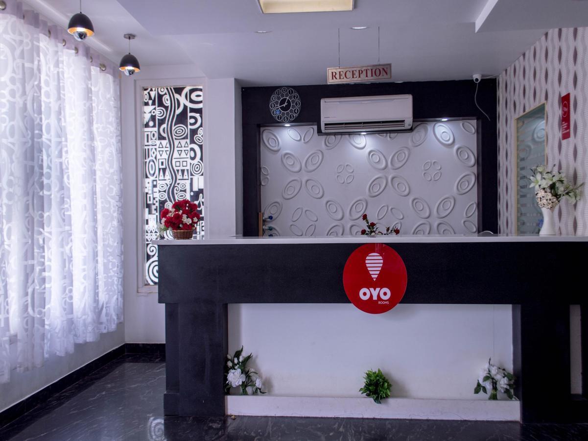 Oyo 10630 Hotel Nano Turf มทุราย ภายนอก รูปภาพ