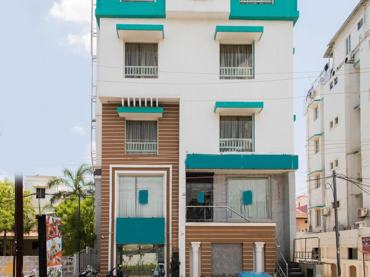 Oyo 10630 Hotel Nano Turf มทุราย ภายนอก รูปภาพ