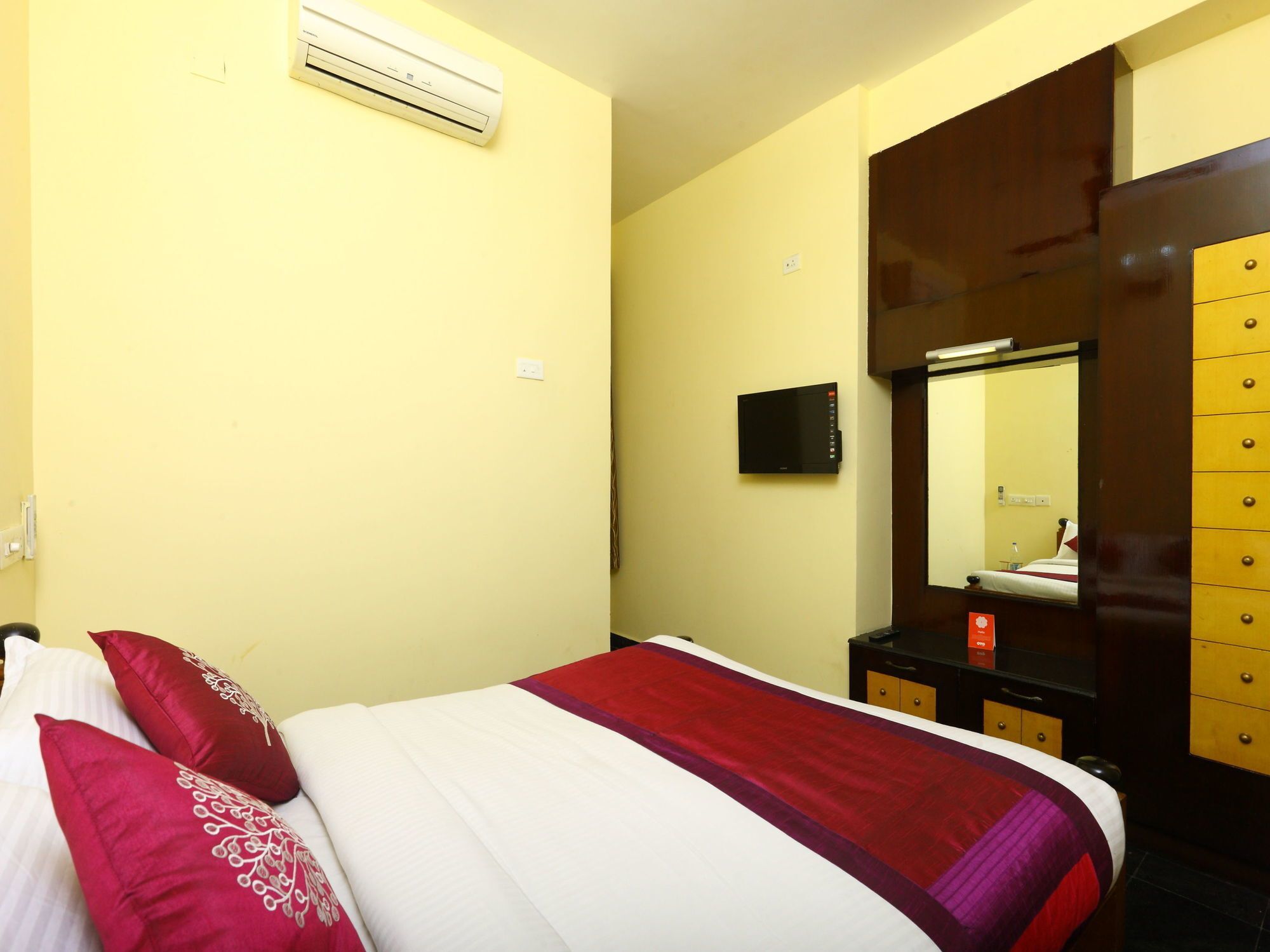 Oyo 10630 Hotel Nano Turf มทุราย ภายนอก รูปภาพ