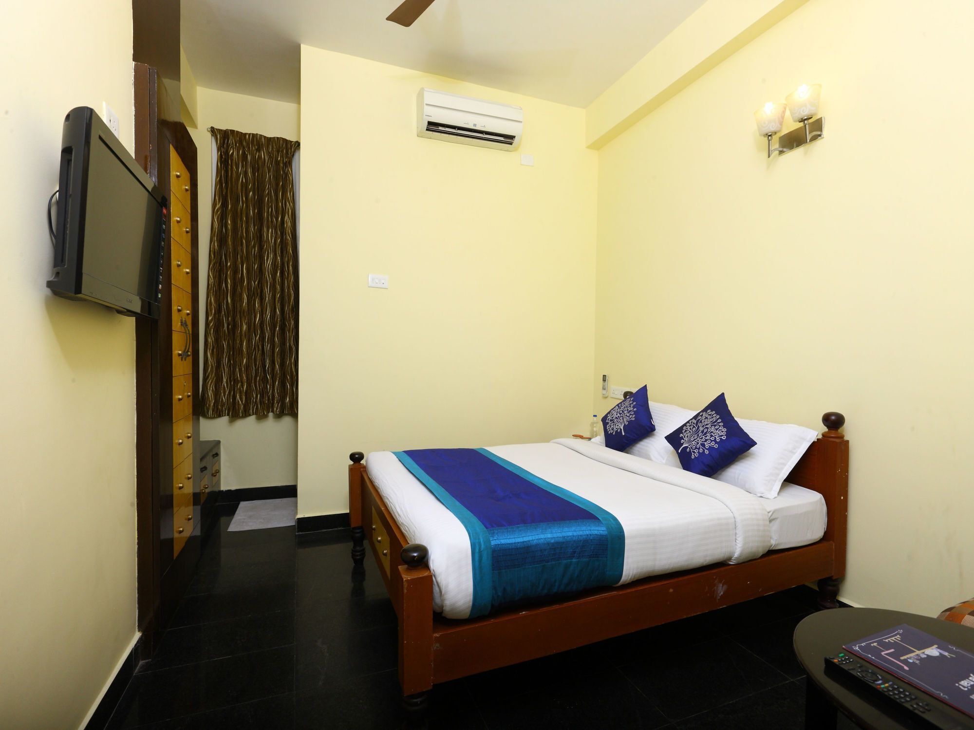 Oyo 10630 Hotel Nano Turf มทุราย ภายนอก รูปภาพ