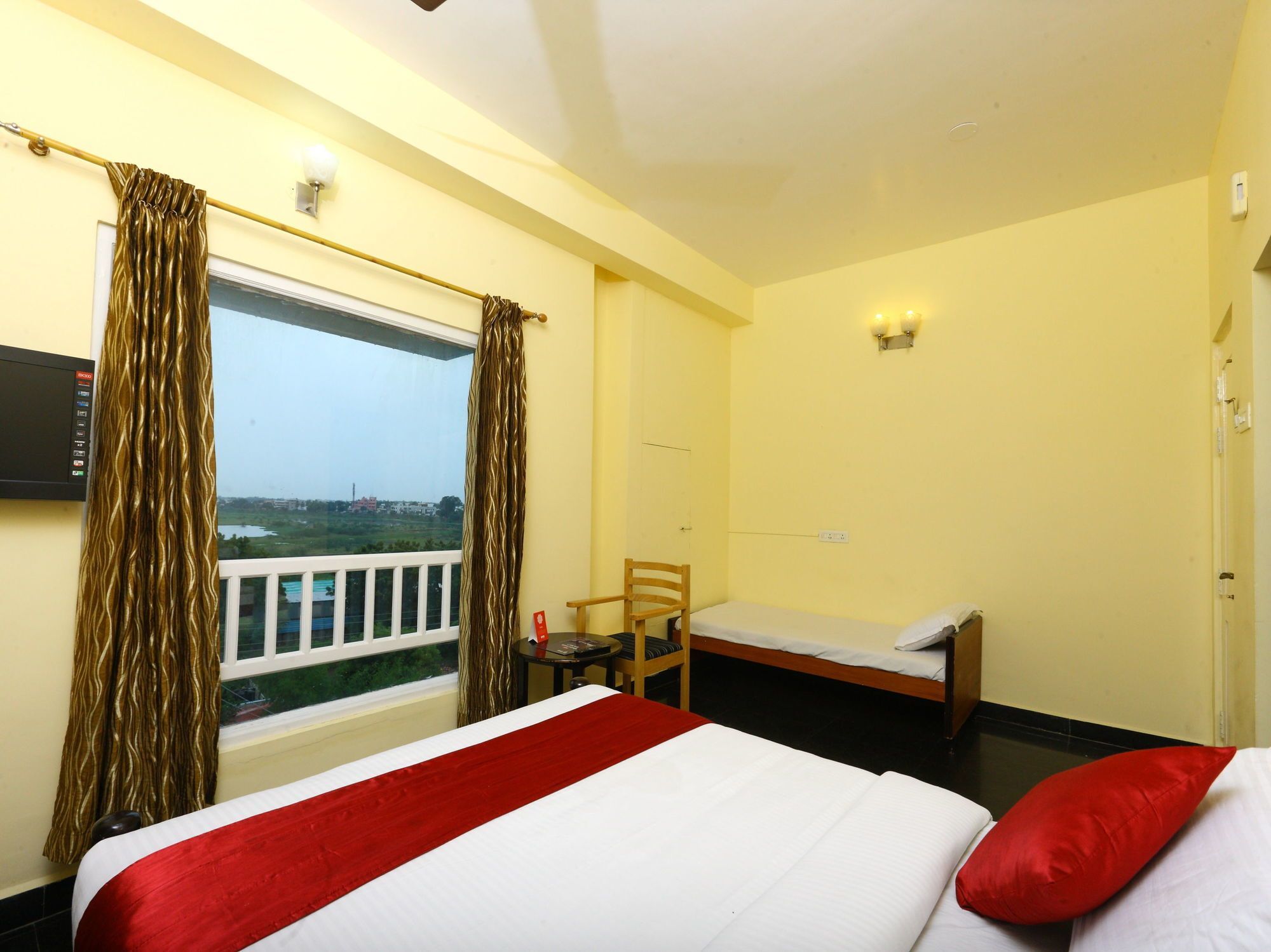 Oyo 10630 Hotel Nano Turf มทุราย ภายนอก รูปภาพ