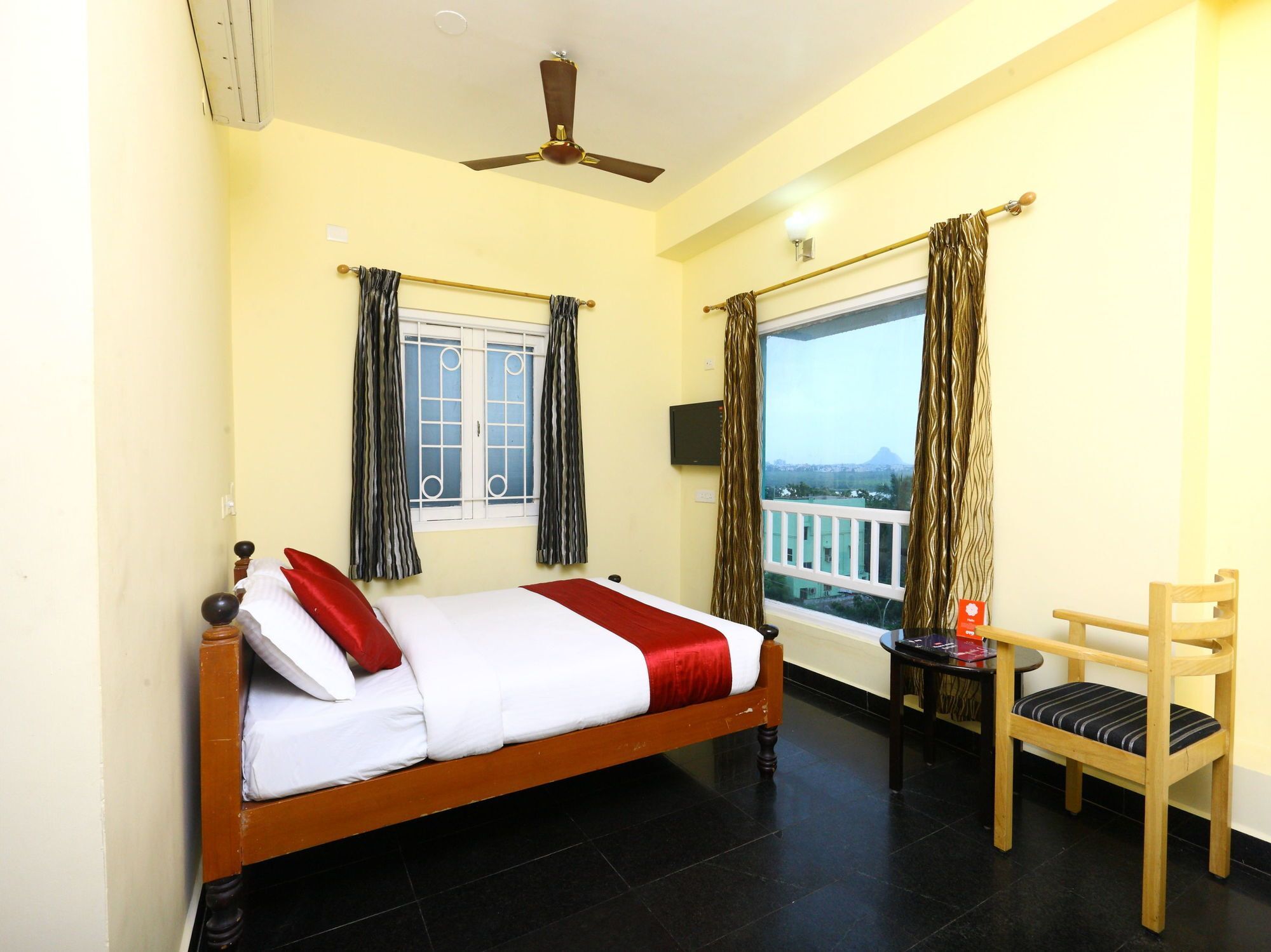 Oyo 10630 Hotel Nano Turf มทุราย ภายนอก รูปภาพ